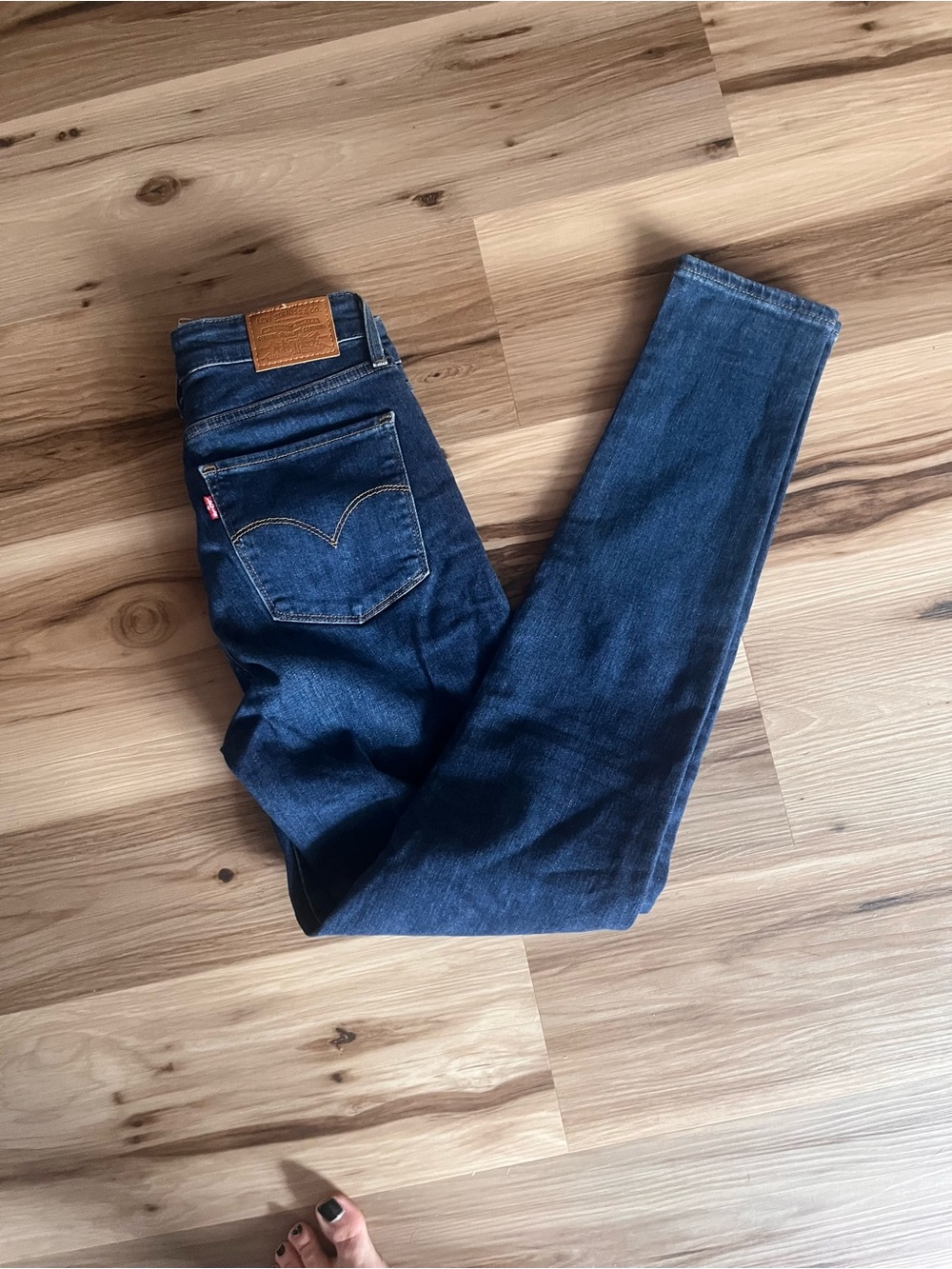 Levi's women’s  Dark Blue Slim Fit Jeans